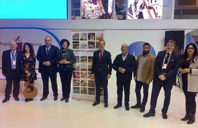Javier Celdrán, en el área de negocio del estand de la Región en Fitur
