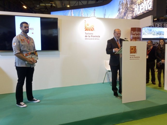 Rodríguez Villalobos y el chef Enrique Sánchez, en Fitur 2018