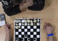 Theresa May encarga a una secretaria de Estado la lucha contra la soledad