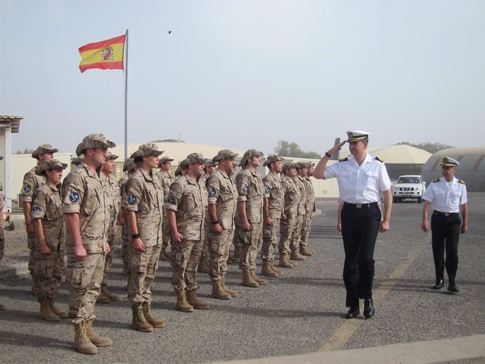 Felipe De Borbón Visita A Las Tropas Españolas En La Operación Atalanta