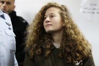 La adolescente palestina Ahed Tamimi seguirá en prisión al menos hasta el juicio
