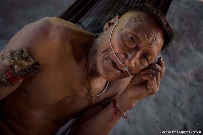 Anciano indígena de la Amazonia