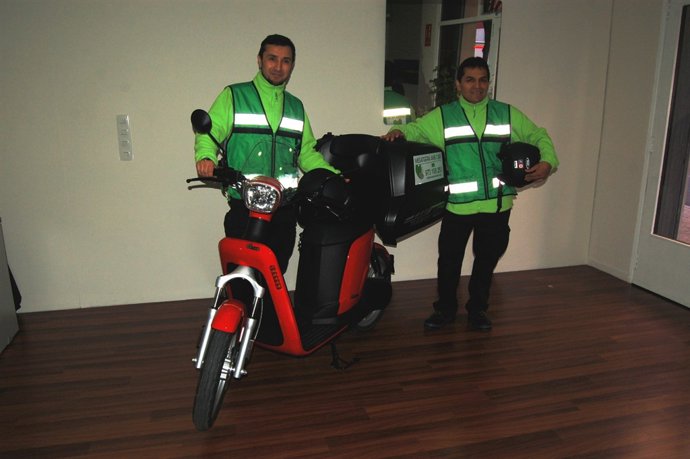 Missatgeria amb Cor utilitza bicis, una moto i un tricicle