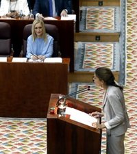 Podemos pide a Cifuentes que "abandone su cargo" por la polémica con la entrega de las actas del Canal