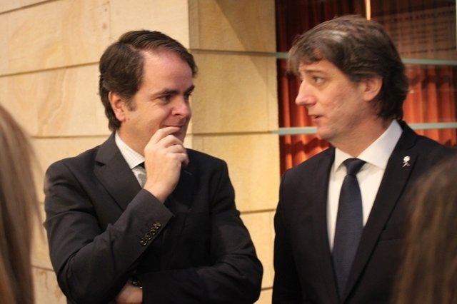 Bermúdez de Castro junto a Carlos Martínez