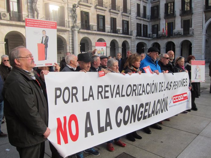 Concentración de CCOO por las pensiones                        