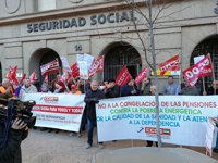 CCOO se concentra en Cáceres para reclamar unas pensiones "dignas" para "hoy y mañana"