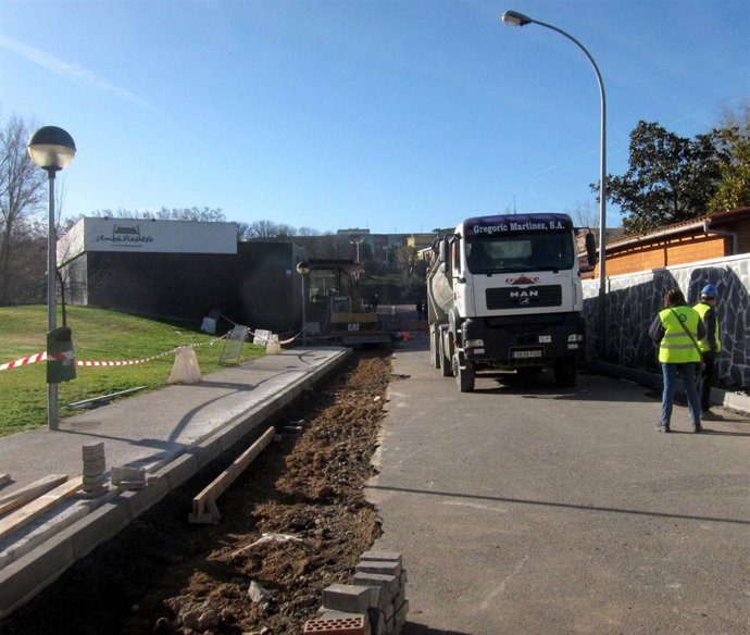  Imagen De Los Trabajos En El Acceso Al Embarcadero                            