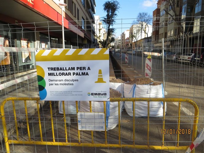 Obras en la calle Reyes Católicos