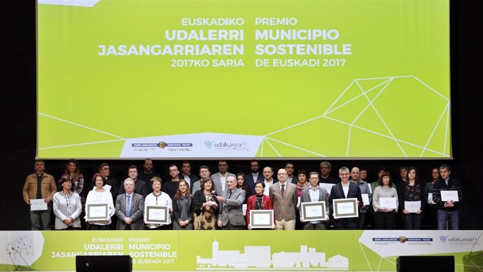 Vitoria recibe el 'Premio Municipio Sostenible de Euskadi 2017' 