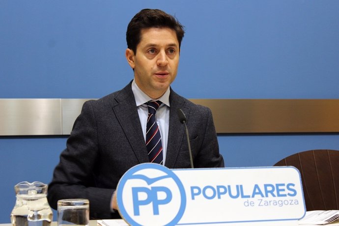 El concejal del PP, Sebastián Contín, este jueves en rueda de prensa