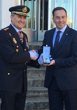 Condecoración de Interior al director del hotel Costa Meloneras de Lopesan