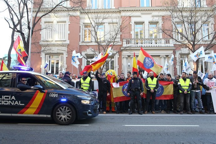 Manifestació per a l'equiparació salarial de la Policia Nacional (ARXIU)