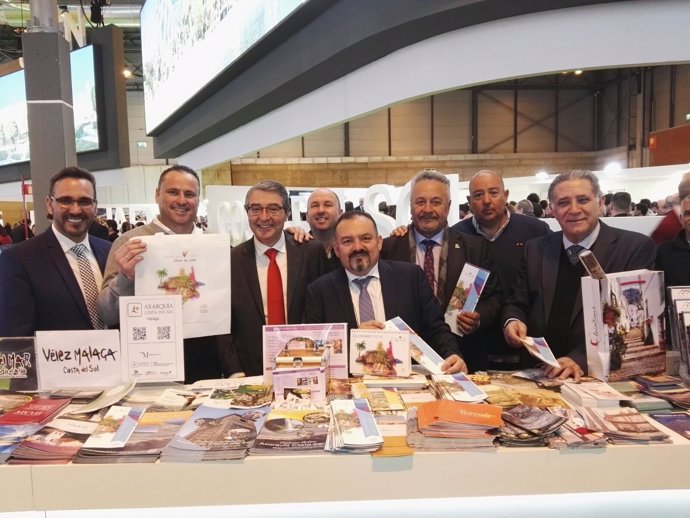 Francisco Salado PP alcalde de Rincón con empresarios Fitur 2018 madrid