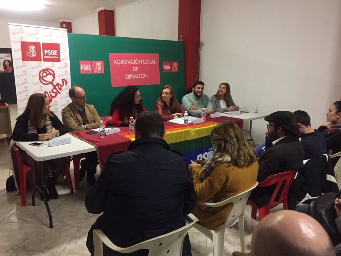 Mesa redonda del PSOE en Gibraleón (Huelva)