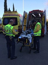 Muere un motorista de 37 años tras golpearse con la valla metálica que protege la acera en la calle Alcalá