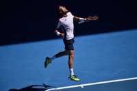 Carreño sobrevive a un bombardeo y Suárez remonta para meterse en octavos