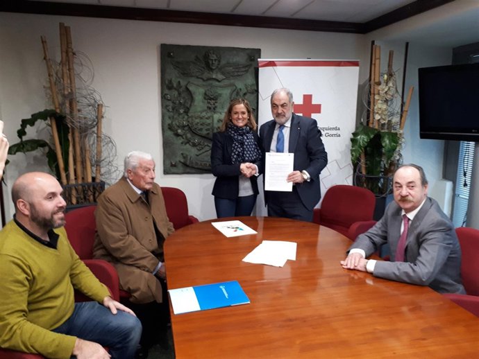 Firma del convenio con Cruz Roja