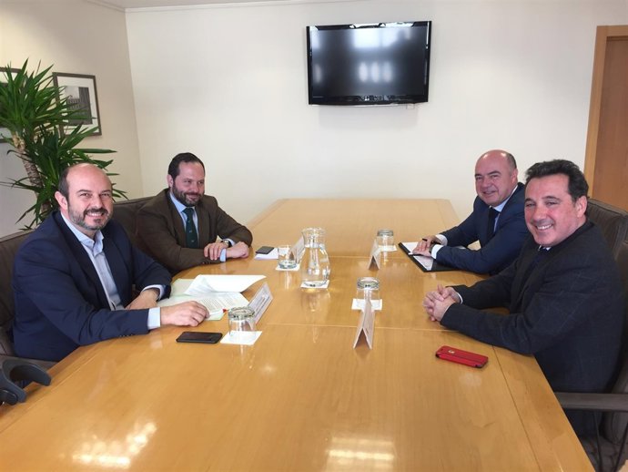 Nota, Audio Y Foto: La Comunidad Acuerda Con La Confederación Hidrográfica Del T