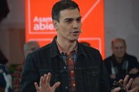 Pedro Sánchez visita Elche y València para explicar la propuesta del PSOE sobre las pensiones