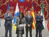 El presidente de las Cortes Valencianas da el relevo a Carolina Darias al frente de la Cop