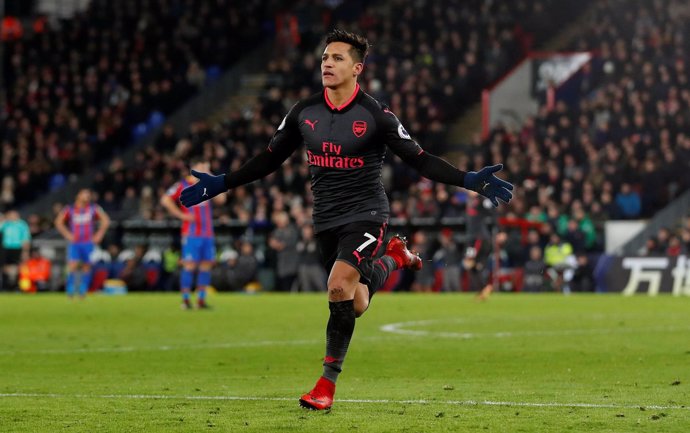 El Arsenal se mantiene en la lucha por la 'Champions' gracias a Alexis Sánchez