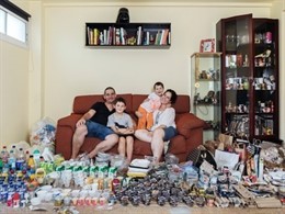 Una família s'uneix a un repte de reciclatge de residus a Catalunya 