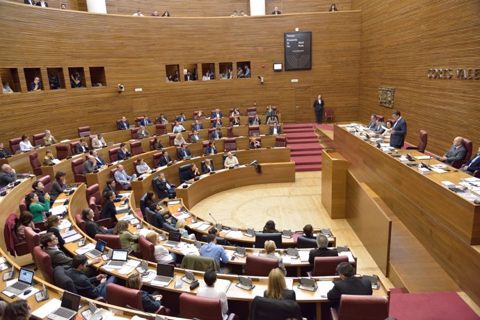 Imagen de archivo del pleno de las Corts