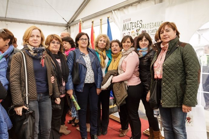 Díaz Tezanos en la Feria de Mujeres Artesanas (Archivo)
