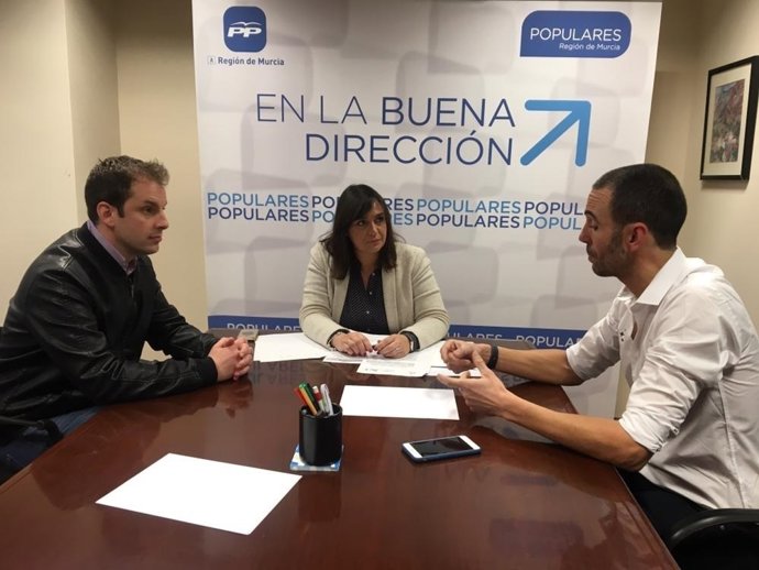 Soler con los miembros de la fundación