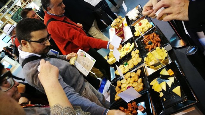 Degustación de productos de la Sakana en Fitur