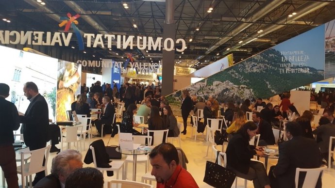 Espacio de reuniones en el stand valenciano