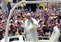 El papa: "¿Qué pasa en Perú que todos los presidentes acaban presos?"