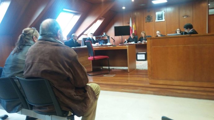 Electricista acusado estafar Ayuntamiento Castro 