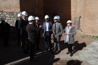 La Alhambra inicia la restauración de Torres Bermejas con el hallazgo de estructuras originales del siglo XIII