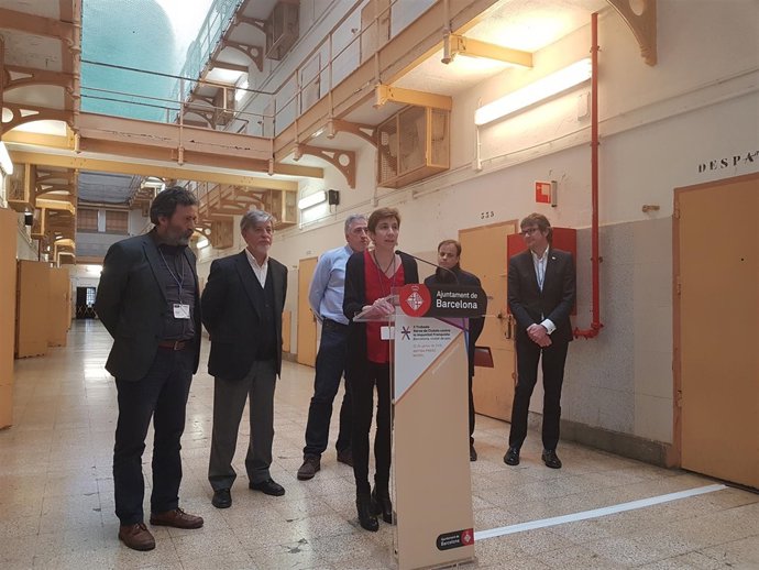 Barcelona se querellará contra responsables de abusos a homosexuales