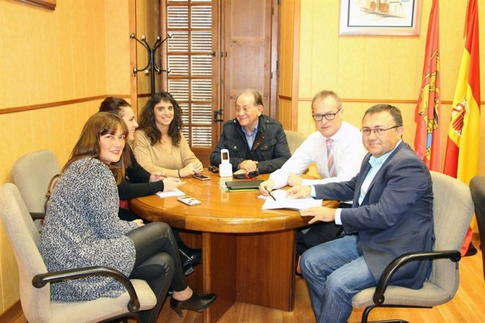 Heredia y alcalde de alora reunidos emergencias AVE adif