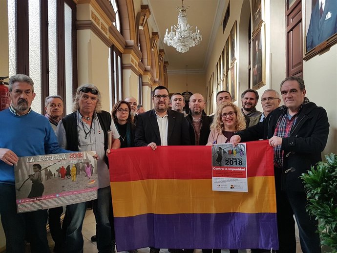 Fotos,, Programa Y Nota De La Rueda De Prensa Sobre La Desbandá