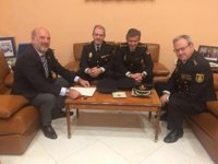 Gil-Toresano recibe a los nuevos comisarios de la Policía Nacional que se incorporan en Sevilla