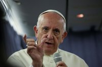 El Papa pide perdón a las víctimas de abusos por pedirles "pruebas" contra el obispo Barros 