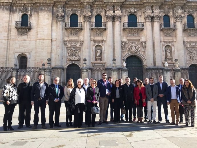 Reunión de 'Jaén merece más' con dirigentes políticos en noviembre de 2017.