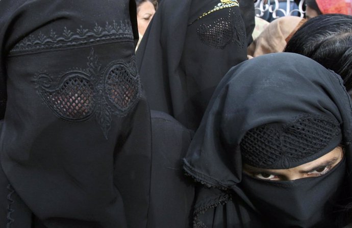 Mujeres con burka en Cachemira