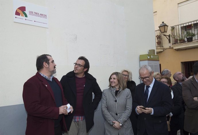 Inauguración de la sede de la Asociación de Vecinos Los Tres Arcos en Cádiz