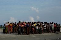 HRW pide la suspensión del plan de repatriación a Birmania de refugiados rohingya en Bangladesh