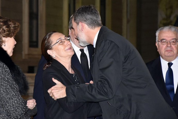 Rey en el Funeral de su preceptor Aurelio Menéndez