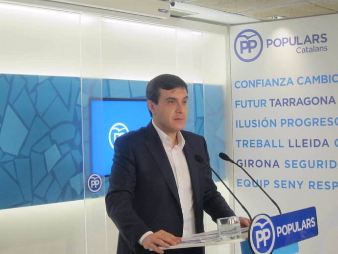 José Luis Ayllón (PP), en rueda de prensa en Barcelona                       