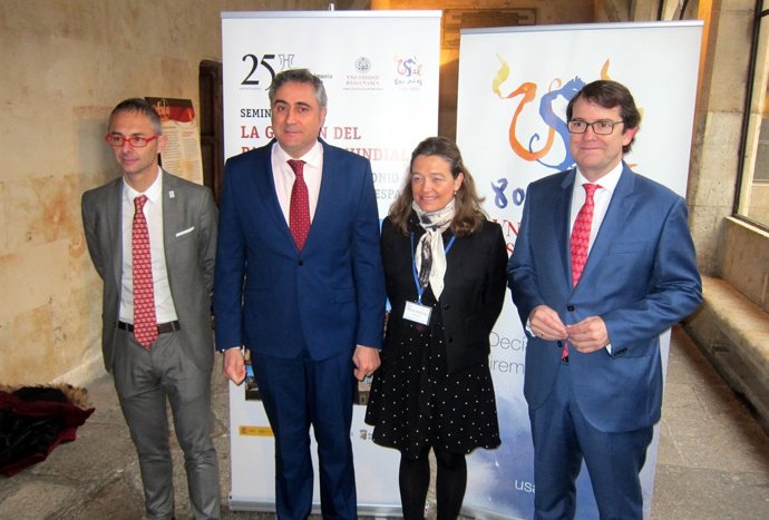 Fernández Mañueco en la inauguración de un seminario