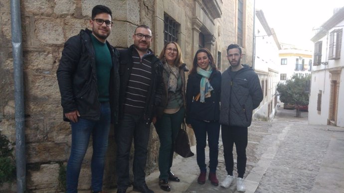 Encuentro de concejales del PSOE con miembros de la asociación Torre del Concejo