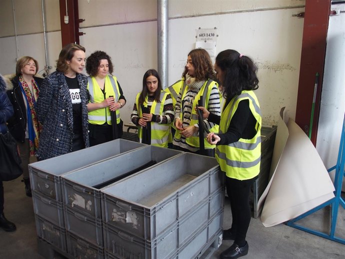 Gamarra visita centro recursos apoyo Asprodema 