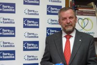 El presidente del Foro de la Familia: "La ley LGTBI saturará los tribunales"